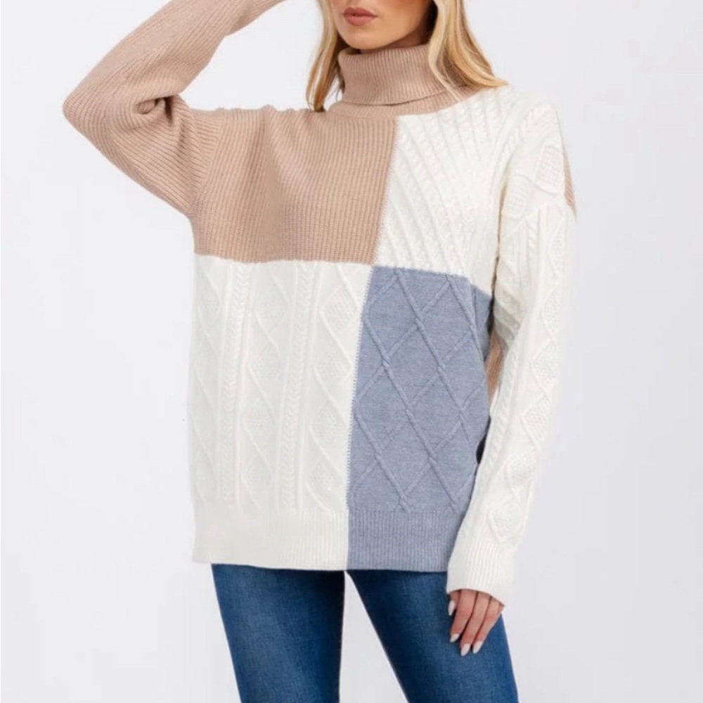 "NWT Tres Chic Women's Colorblock Turtleneck Pullover Sweater"